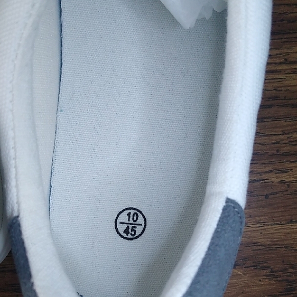 Classic White Men's Sneakers Size 10 - Picture 6 of 8